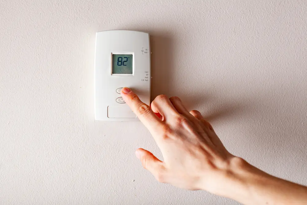 adjusting thermostat settings for summer